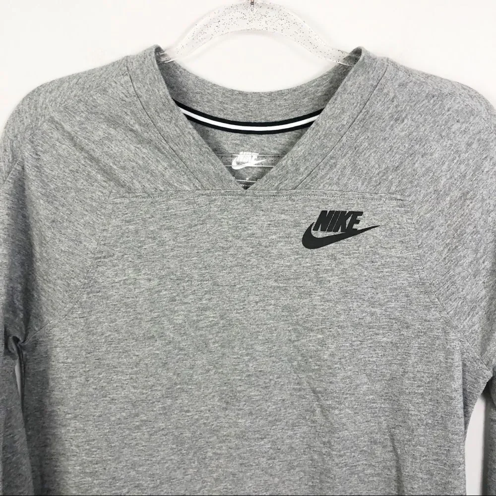NIKE | Raglan Style V-Neck Just Do It Tee Small